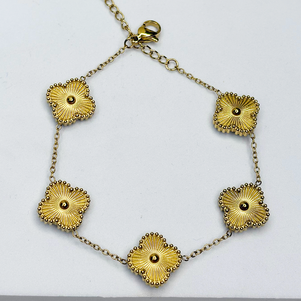 Clover bracelet