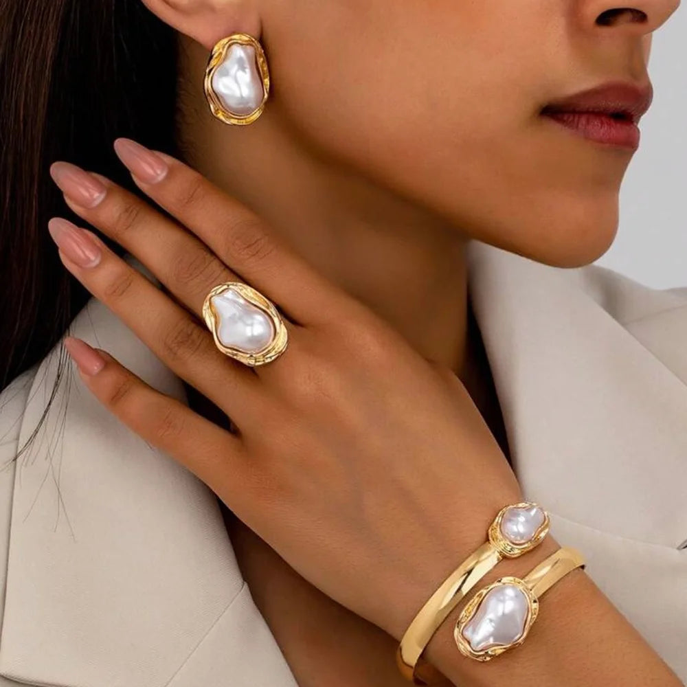Eterna Pearl, Vintage Asymmetric Pearl set