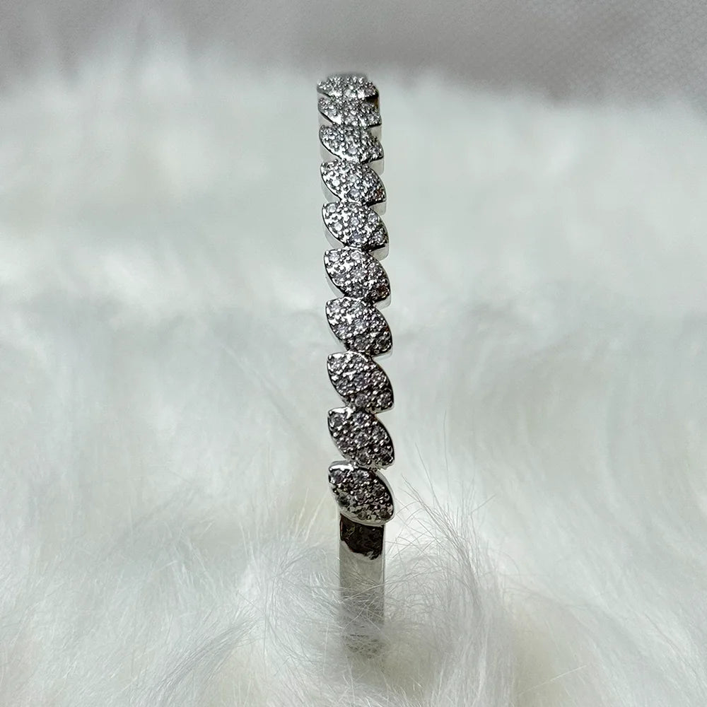 Silver stella,Handcuff with ring