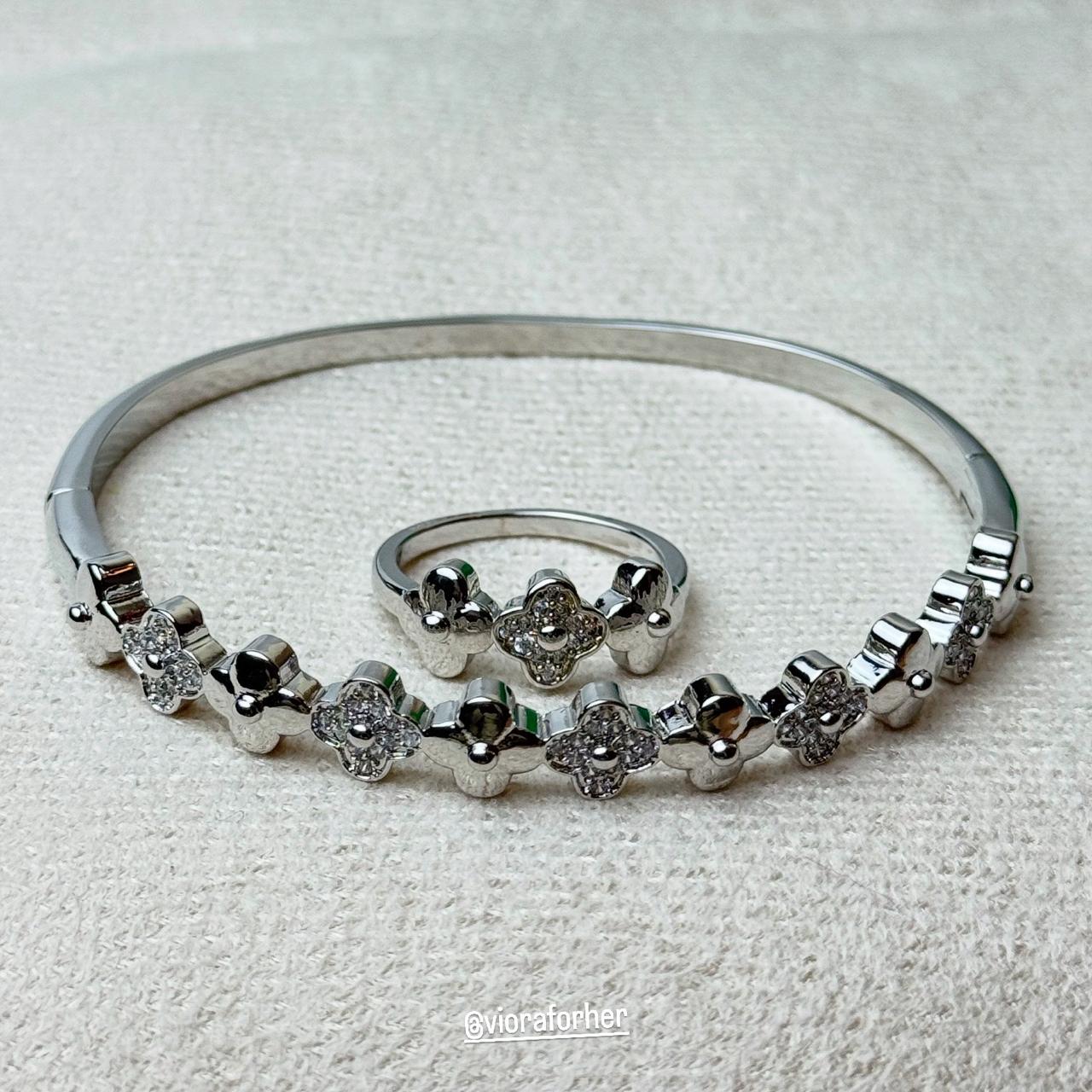 Stella Silver Bond Handcuff with ring