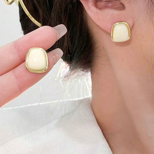 Glintwood Studs