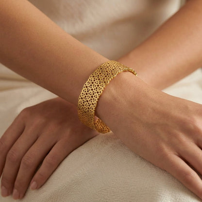 Aurelia Handcuff -18k gold plated