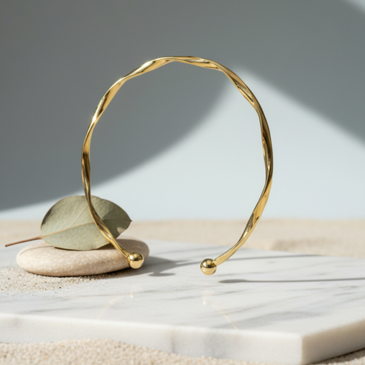 Twist Gold Cuff