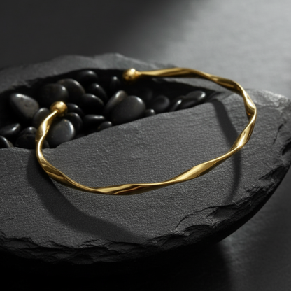 Twist Gold Cuff