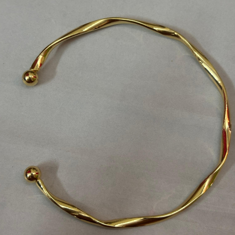 Twist Gold Cuff
