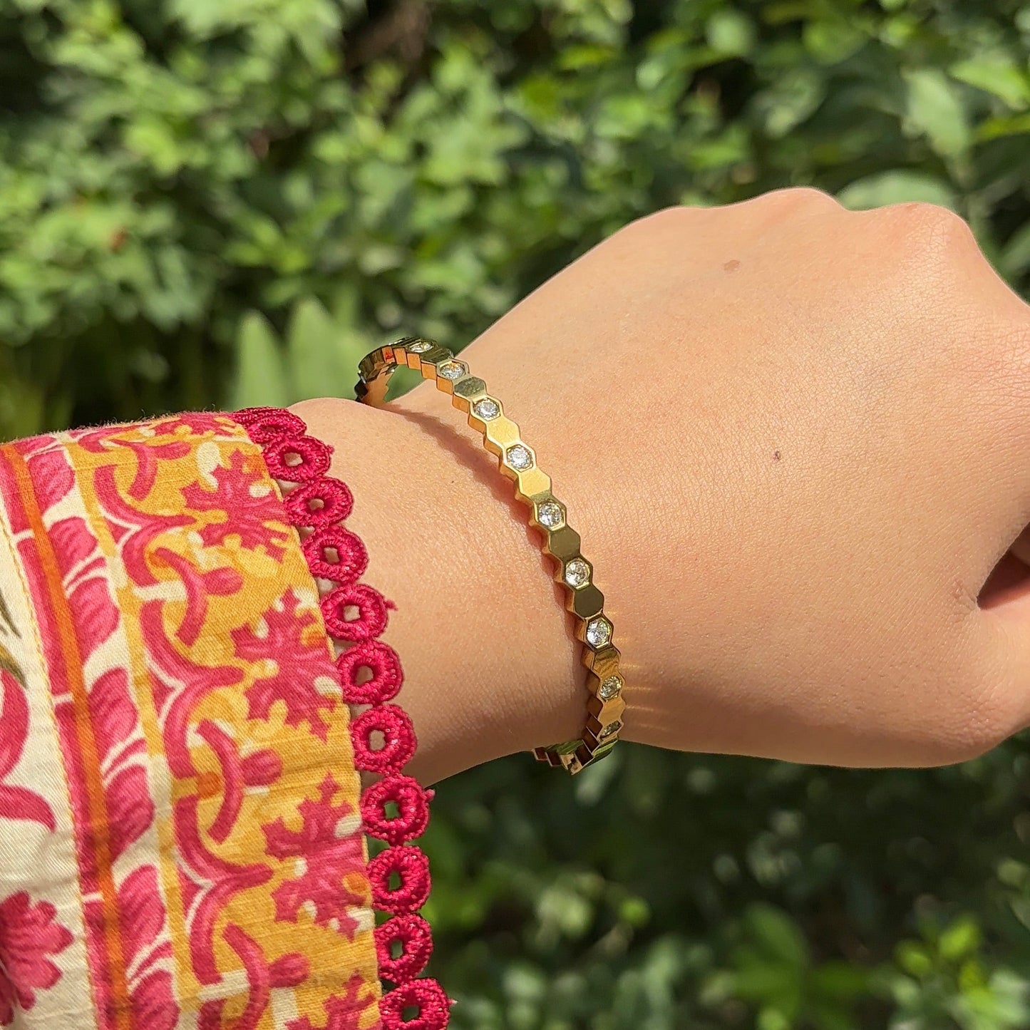 Glitzy 18k gold plated handcuff