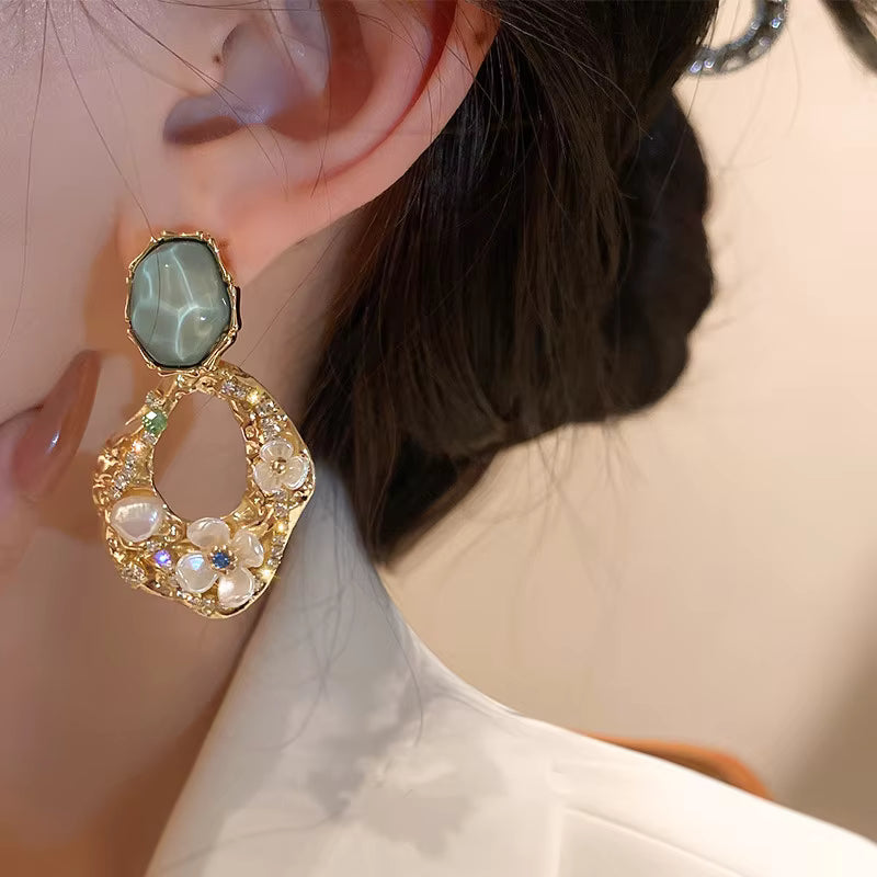 Hollow Out Geometry Flower