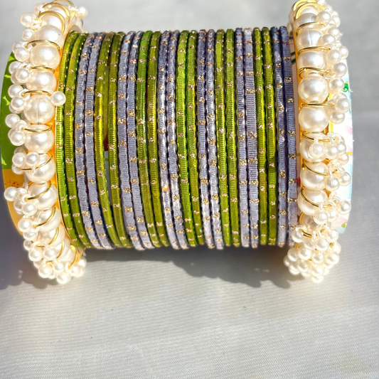 Olive and gray bagels set