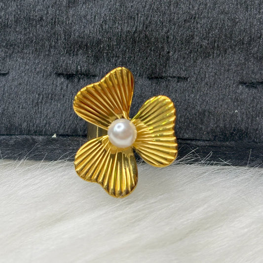 Statment ring,pearl floral ring