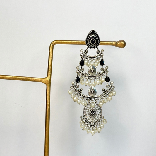 Mehrbaan Jhumka – Black