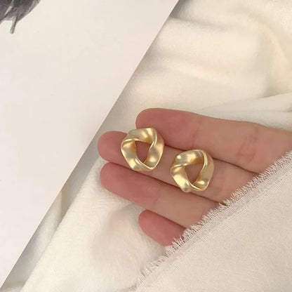 Twist Studs
