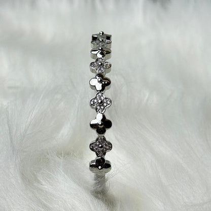 Stella Silver  Bond Handcuff with ring