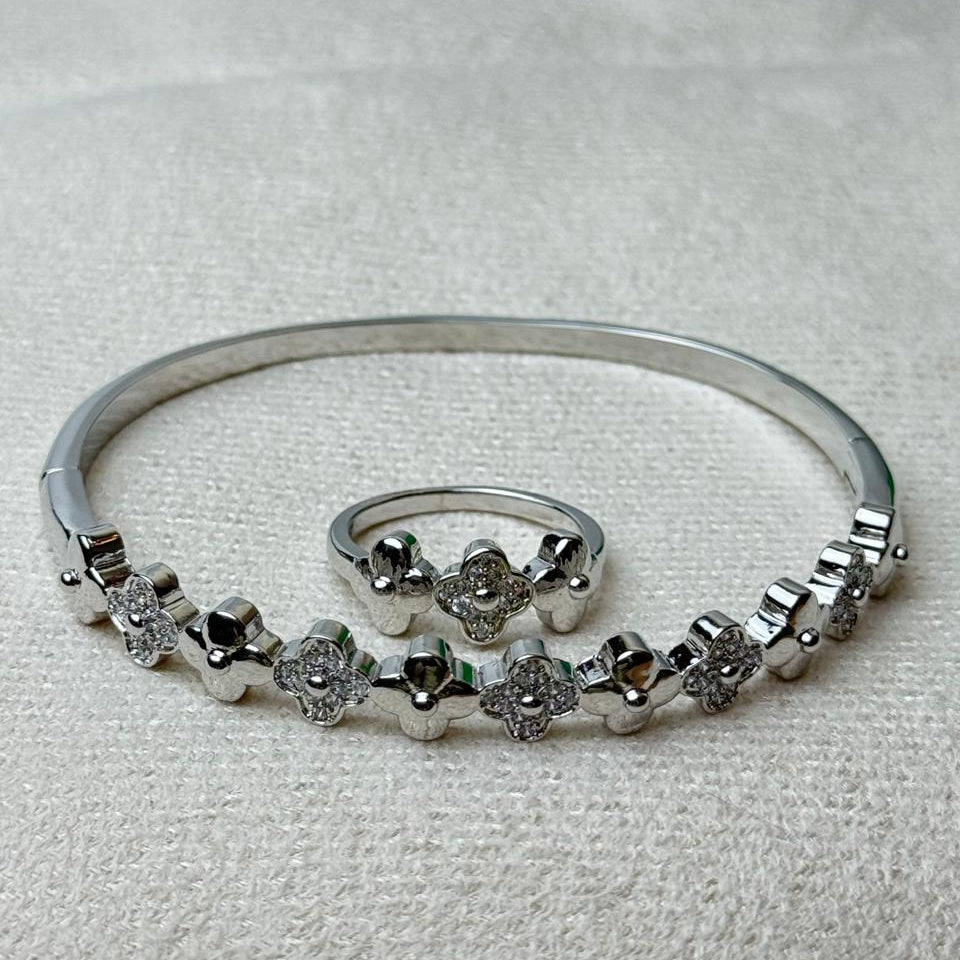 Stella Silver  Bond Handcuff with ring